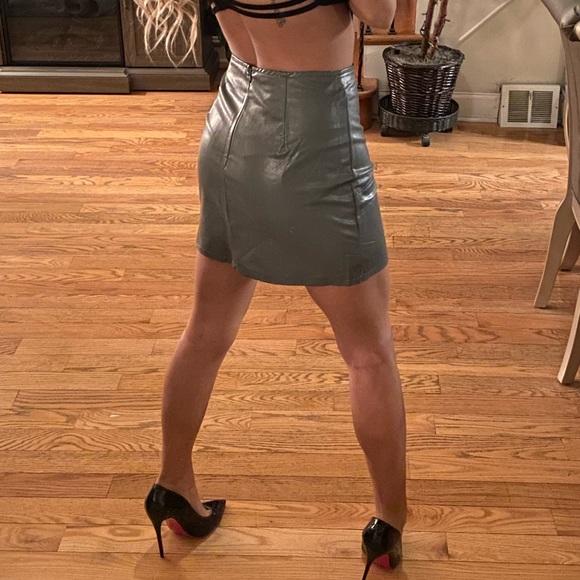 NWT LF vegan leather skirt - Picture 2 of 13